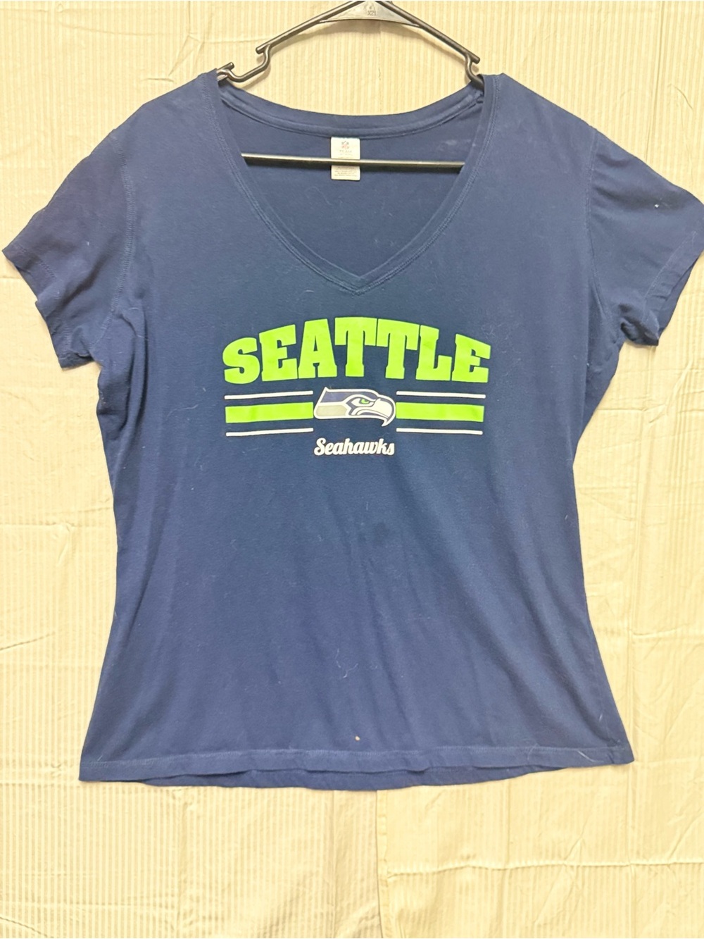 NFL Seattle Seahawks Women's XL Navy Blue V-Neck Graphic Tee Gameday Shirt